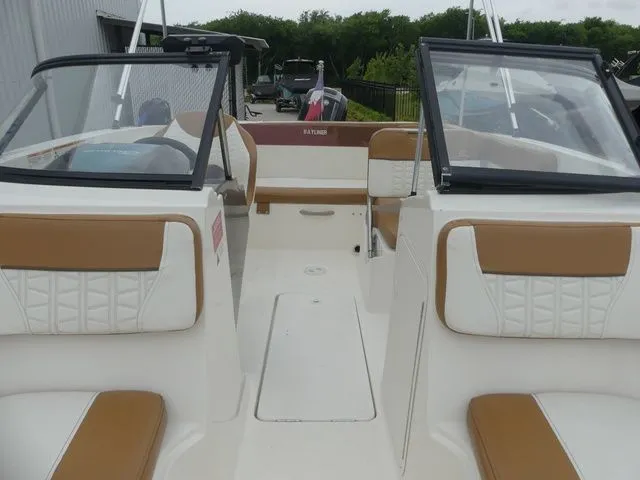 Slide: The Image of Bayliner VR5 Bowrider OB 2019 - 19