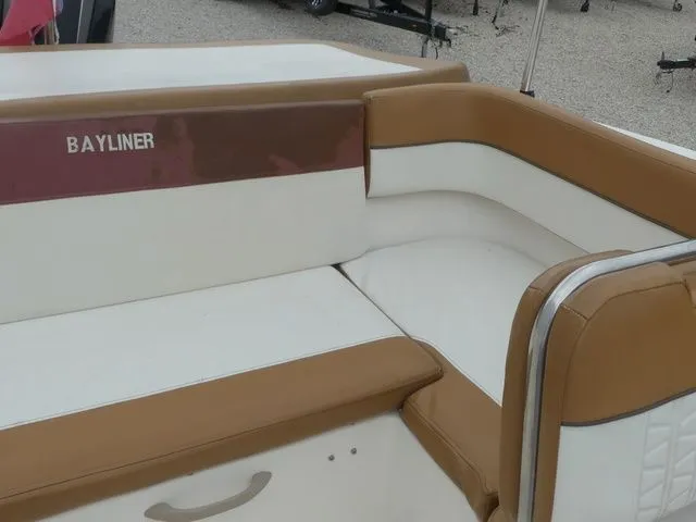 Slide: The Image of Bayliner VR5 Bowrider OB 2019 - 23