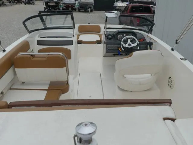 Slide: The Image of Bayliner VR5 Bowrider OB 2019 - 27