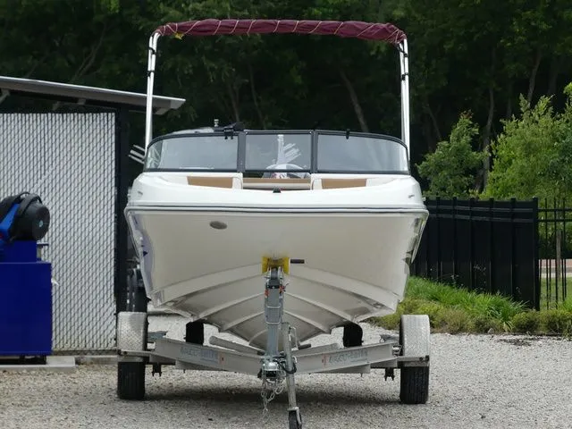 Slide: The Image of Bayliner VR5 Bowrider OB 2019 - 3