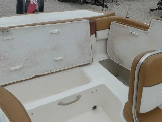Slide: The Image of Bayliner VR5 Bowrider OB 2019 - 33