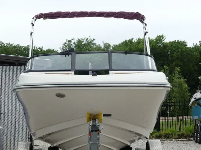 Slide: The Image of Bayliner VR5 Bowrider OB 2019 - 4
