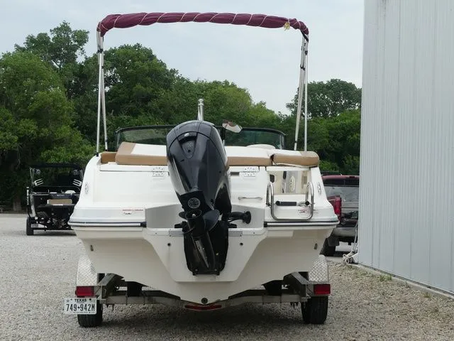 Slide: The Image of Bayliner VR5 Bowrider OB 2019 - 6