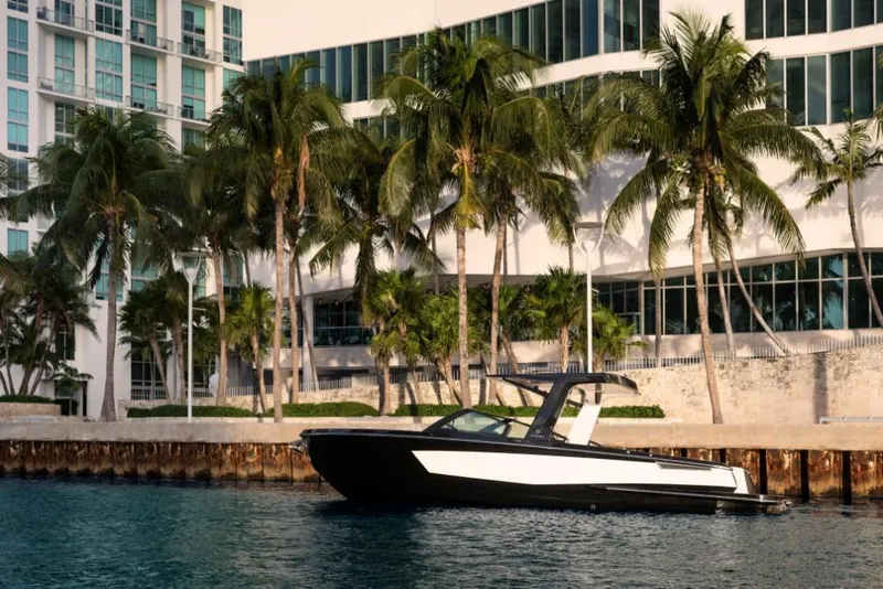 Slide: The Image of 2023-Aviara-AV32-MarineMax - 18