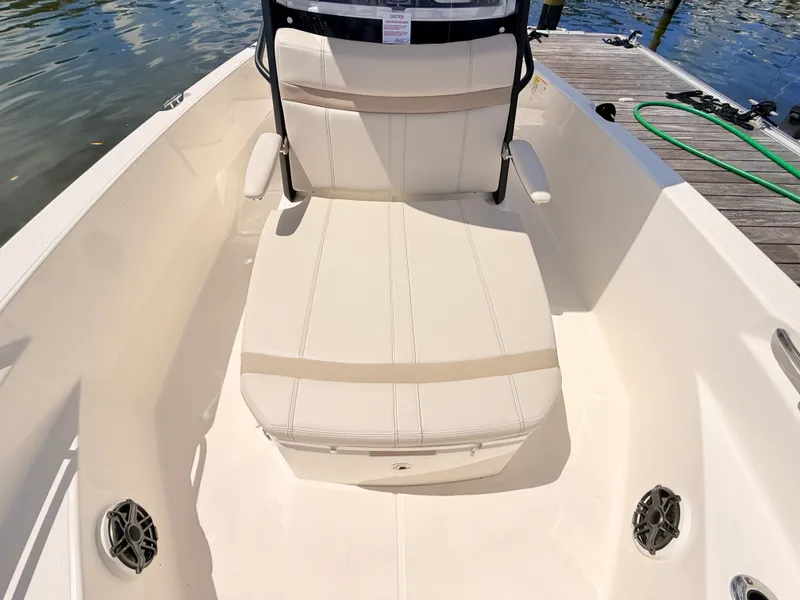 Slide: The Image of Boston Whaler 220 Dauntless 2027 - 39