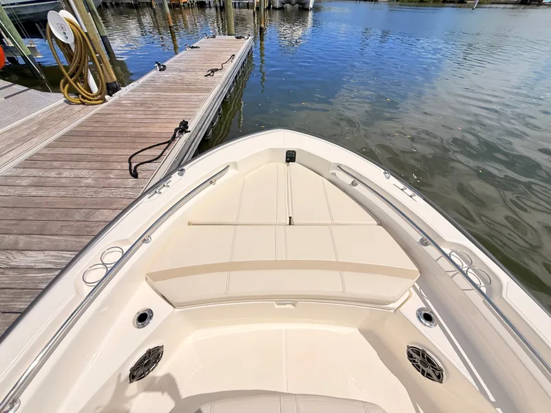 Slide: The Image of Boston Whaler 220 Dauntless 2027 - 41
