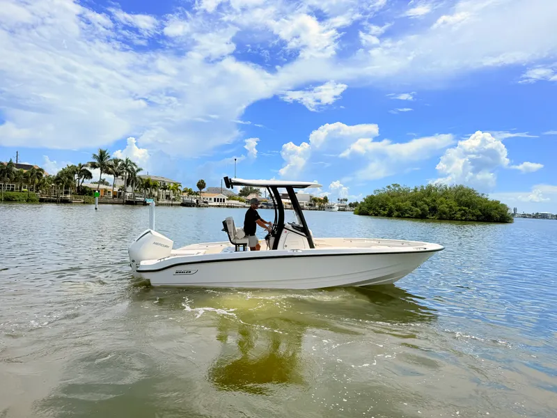 Slide: The Image of Boston Whaler 220 Dauntless 2027 - 17
