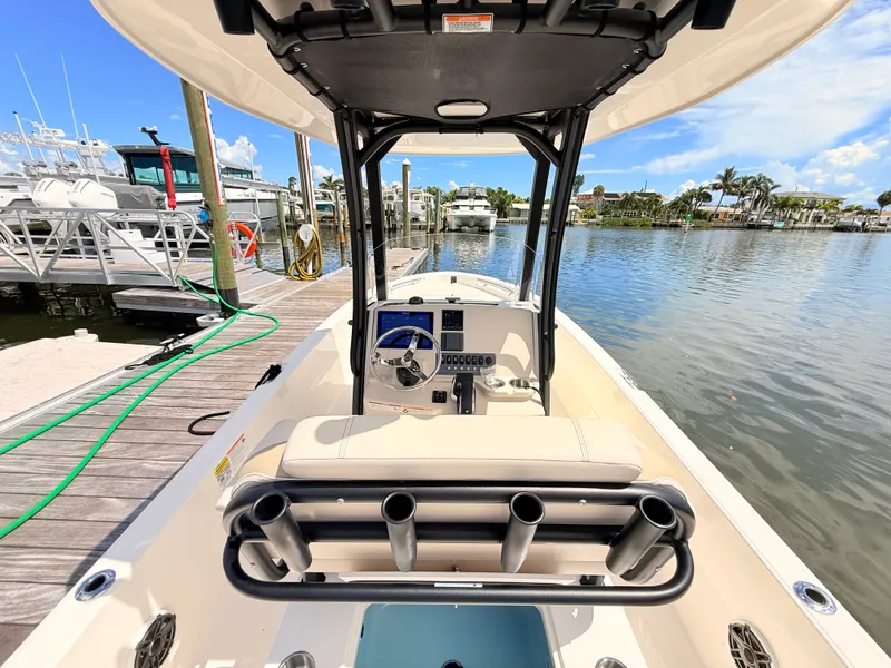 Slide: The Image of Boston Whaler 220 Dauntless 2027 - 27