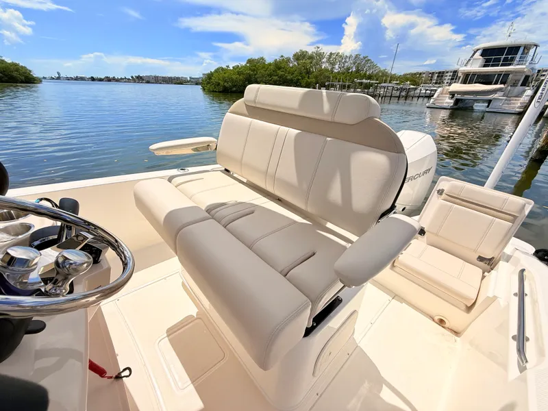 Slide: The Image of Boston Whaler 220 Dauntless 2027 - 29