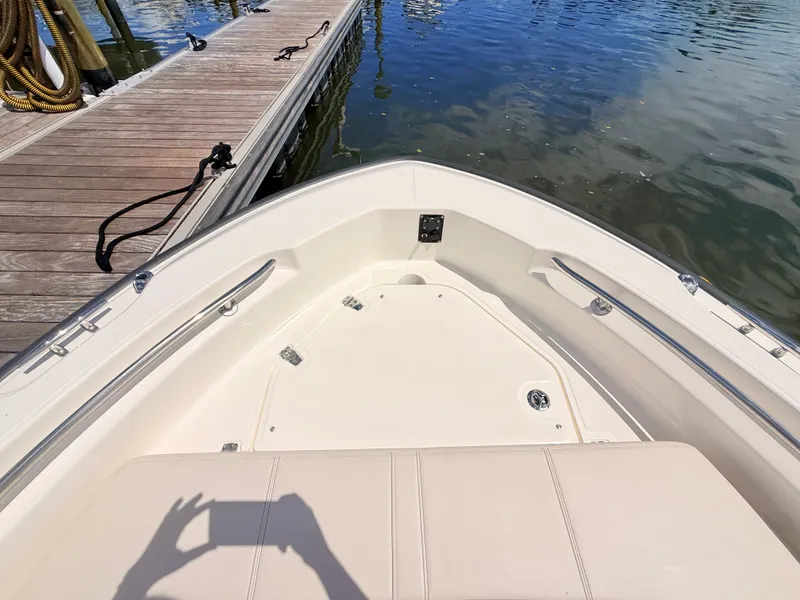 Slide: The Image of Boston Whaler 220 Dauntless 2027 - 43