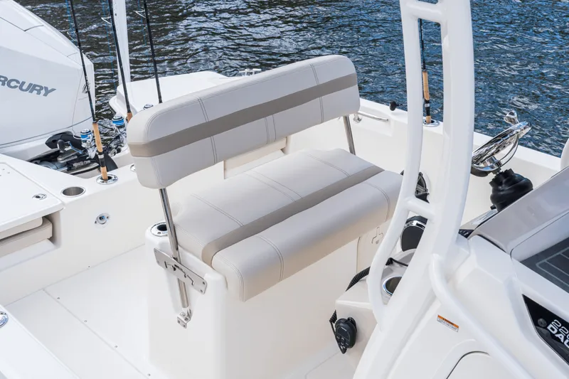 Slide: The Image of Boston Whaler 220 Dauntless 2027 - 39