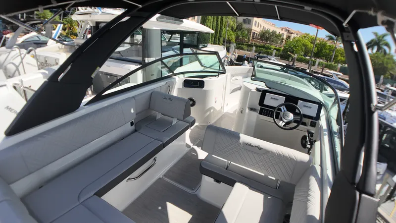 Slide: The Image of Sea Ray SDX 250 Outboard 2027 - 12
