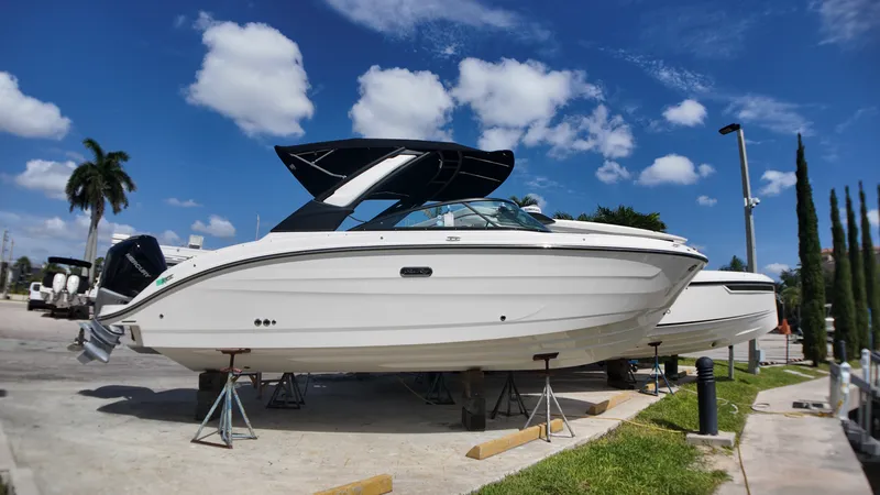 Slide: The Image of Sea Ray SDX 250 Outboard 2027 - 1