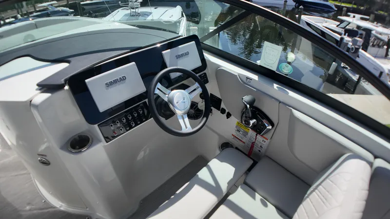 Slide: The Image of Sea Ray SDX 250 Outboard 2027 - 16