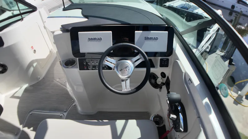 Slide: The Image of Sea Ray SDX 250 Outboard 2027 - 17