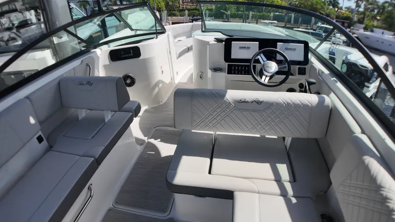 Slide: The Image of Sea Ray SDX 250 Outboard 2027 - 14