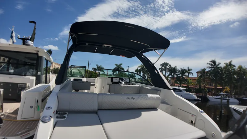 Slide: The Image of Sea Ray SDX 250 Outboard 2027 - 8