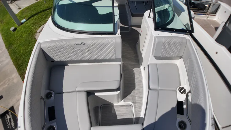 Slide: The Image of Sea Ray SDX 250 Outboard 2027 - 23
