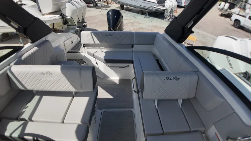 Slide: The Image of Sea Ray SDX 250 Outboard 2027 - 15