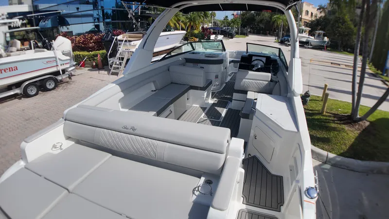 Slide: The Image of Sea Ray SDX 290 Outboard 2027 - 9