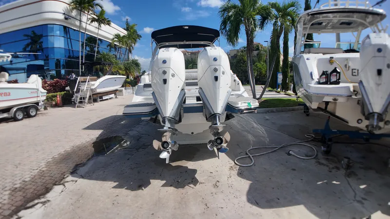 Slide: The Image of Sea Ray SDX 290 Outboard 2027 - 7