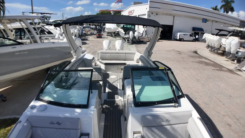 Slide: The Image of Sea Ray SDX 290 Outboard 2027 - 36