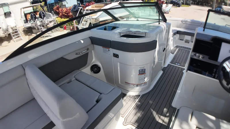 Slide: The Image of Sea Ray SDX 290 Outboard 2027 - 22