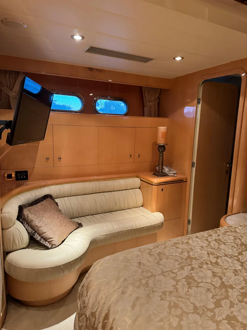 Slide: The Image of Master Stateroom - 33
