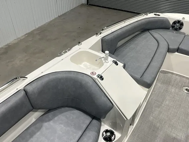 Slide: The Image of Stingray 192SC 2021 - 4