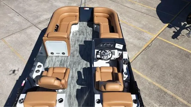 Slide: The Image of Crest Caribbean LX 230 SLRC CP3 2024 - 3