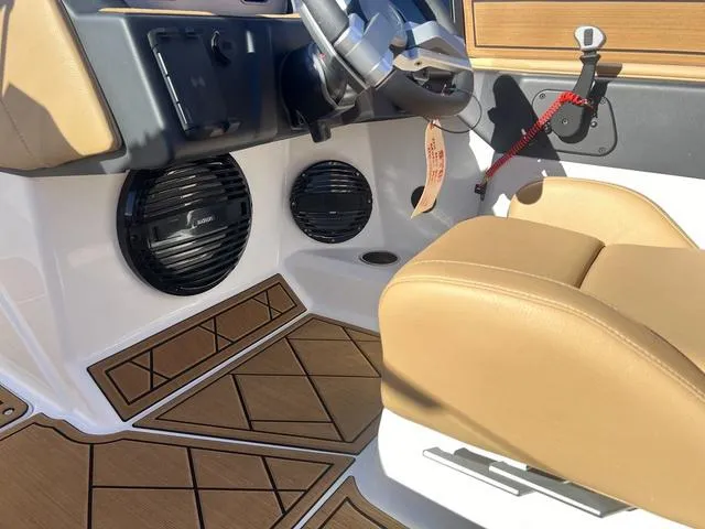 Slide: The Image of Tigé Z3 2024 - 16