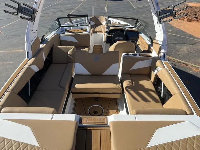 Slide: The Image of Tigé Z3 2024 - 20