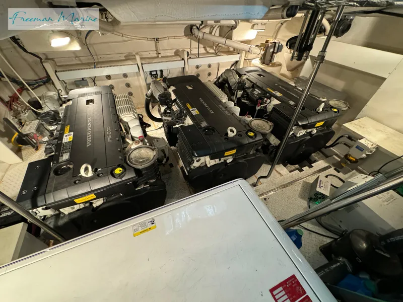 Slide: The Image of Cruisers Yachts 540 Sports Coupe 2014 - 138