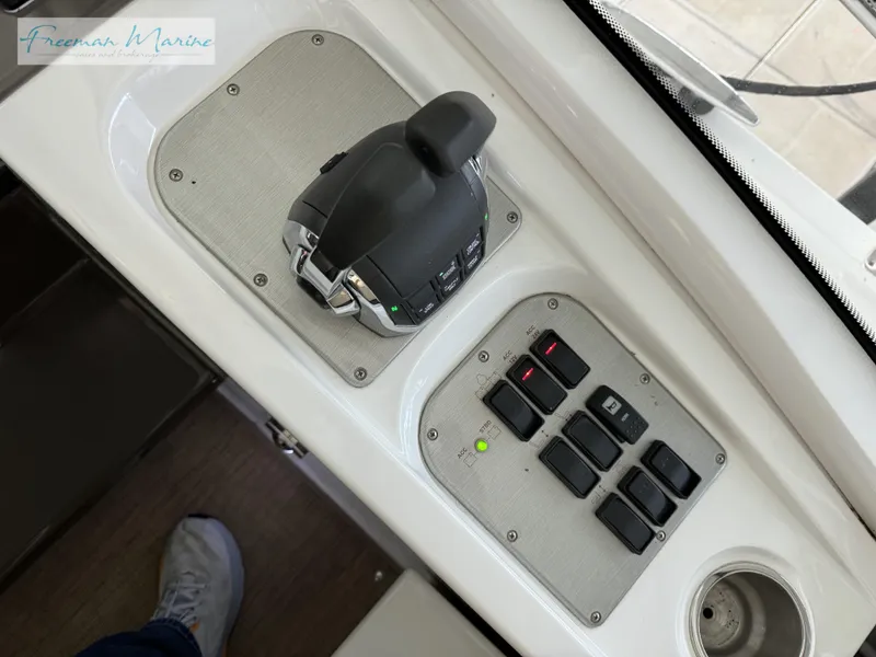 Slide: The Image of Cruisers Yachts 540 Sports Coupe 2014 - 87