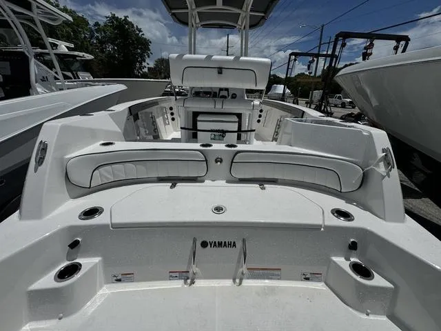 Slide: The Image of Yamaha 220 FSH Sport 2024 - 3