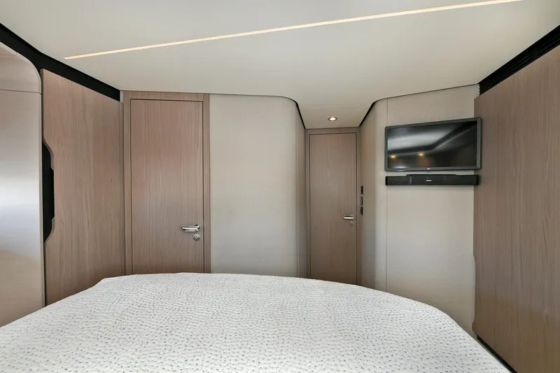 Slide: The Image of Azimut 72 FLY 2022 - 113