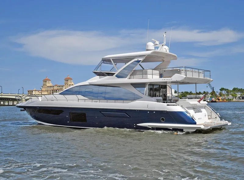 Slide: The Image of Azimut 72 FLY 2022 - 120