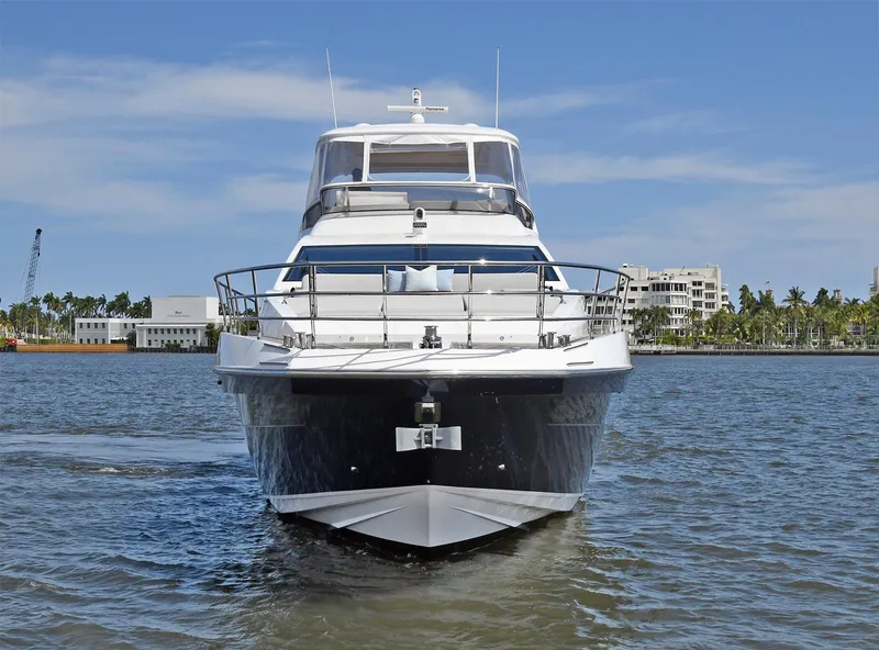 Slide: The Image of Azimut 72 FLY 2022 - 121