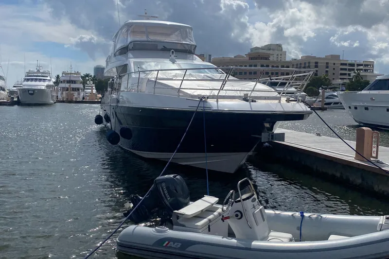 Slide: The Image of Azimut 72 FLY 2022 - 123