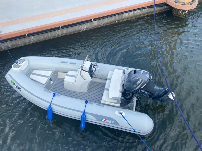 Slide: The Image of Azimut 72 FLY 2022 - 125