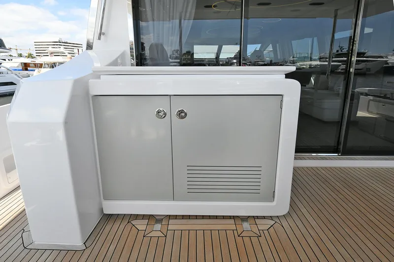 Slide: The Image of Outdoor cabinet on the deck of a 2022 Azimut 72 FLY yacht. - 37