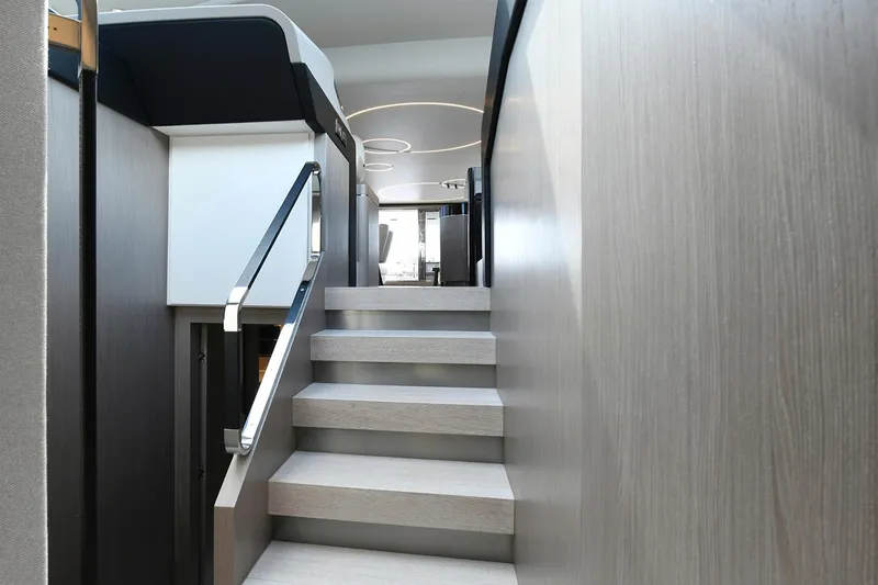 Slide: The Image of Azimut 72 FLY 2022 - 98