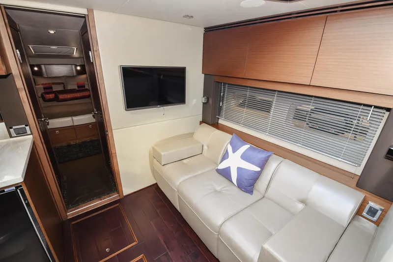 Slide: The Image of Sea Ray 470 Sundancer 2016 - 37