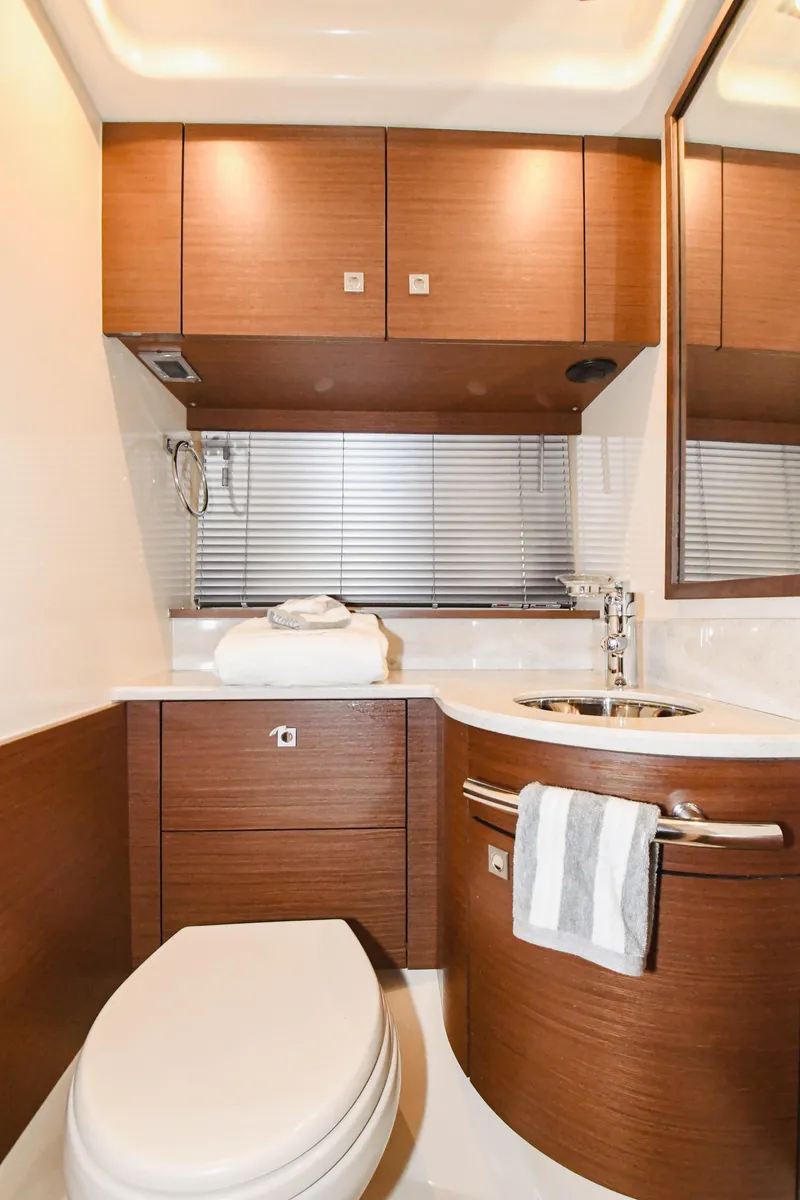 Slide: The Image of Sea Ray 470 Sundancer 2016 - 40