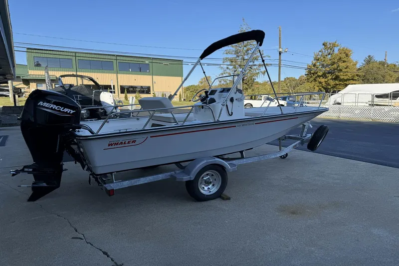 Slide: The Image of Boston Whaler 150 Montauk 2024 - 0