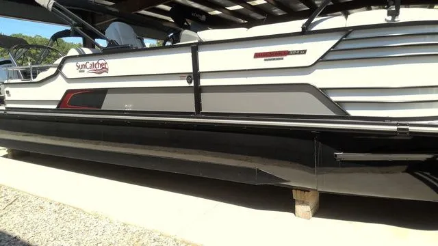 Slide: The Image of SunCatcher Elite 324SS 2023 - 1