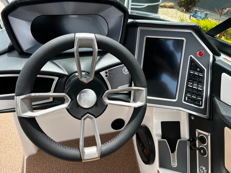 Slide: The Image of MasterCraft XT24 2023 - 11