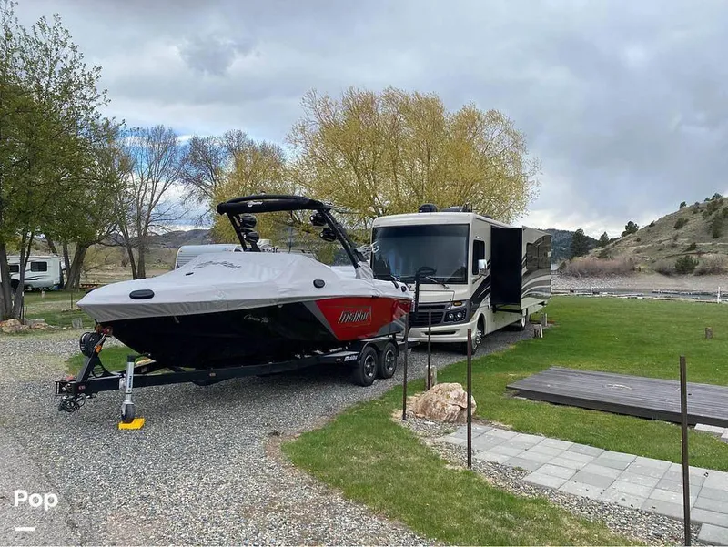 Slide: The Image of 2018 Malibu 23 LSV for sale in Belgrade, MT - 11