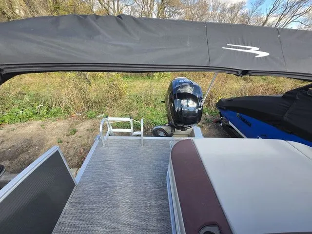 Slide: The Image of Bennington 20 SSB - Swingback - Pontoon 2024 - 12