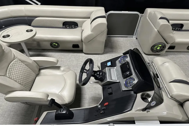 Slide: The Image of Premier 230 Sunsation 2022 - 4